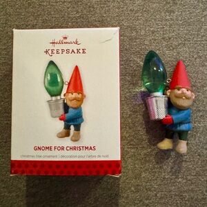 Hallmark - Gnome for Christmas - Gnome holding Light Bulb - 2013 Ornament